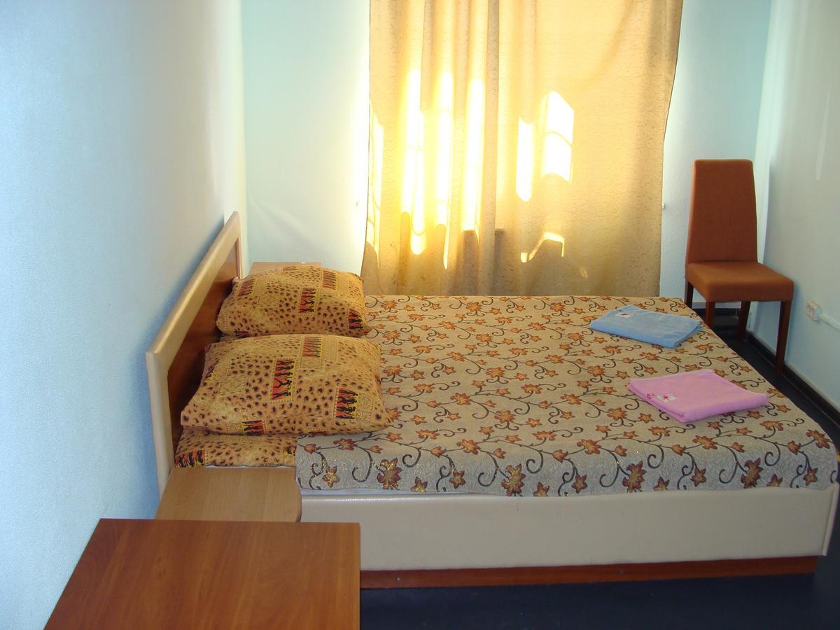 Adel Hotell Kiev Exteriör bild
